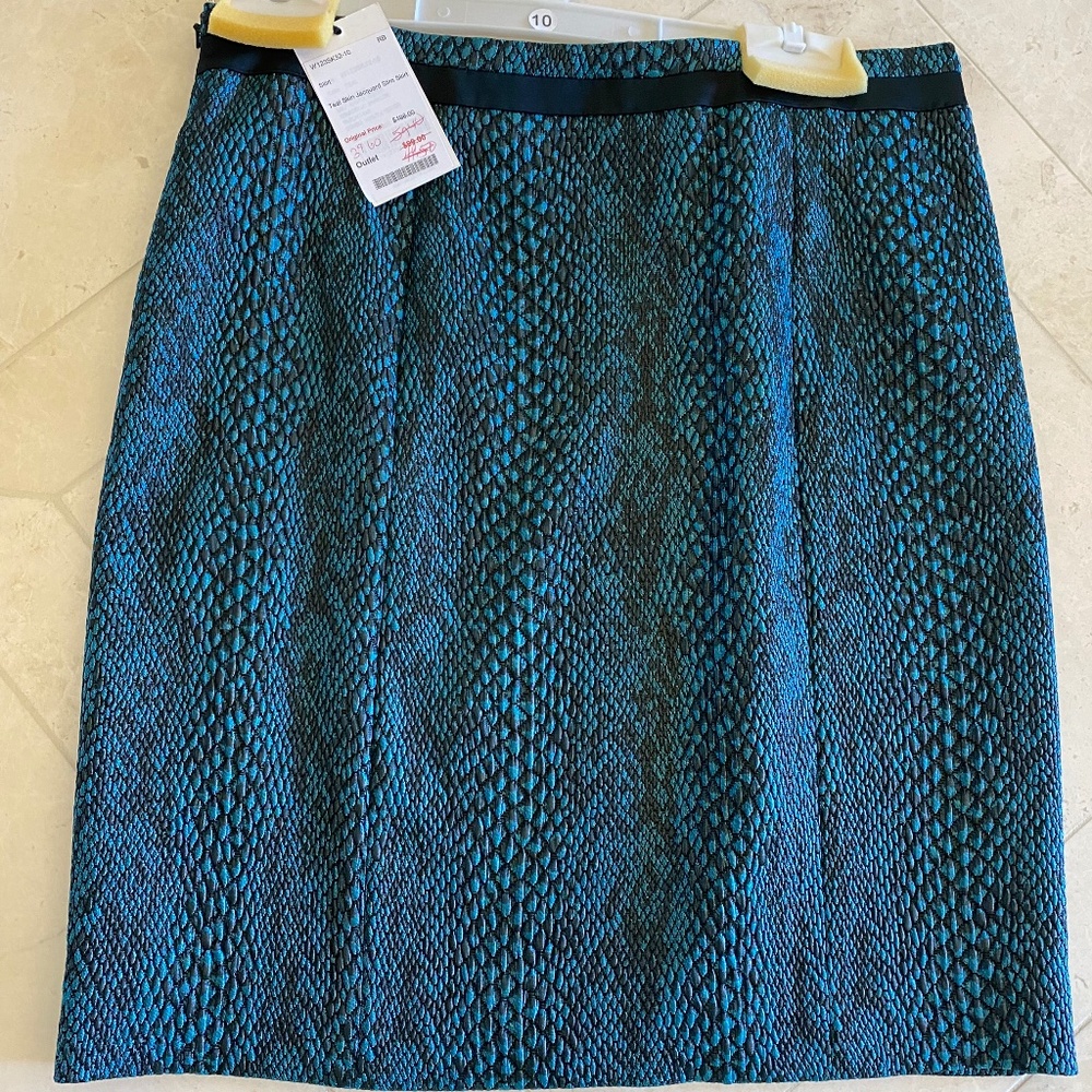 NEW - W By Worth, Size 10, Teal Skin Jacquard Slim Skirt with black top ribbon